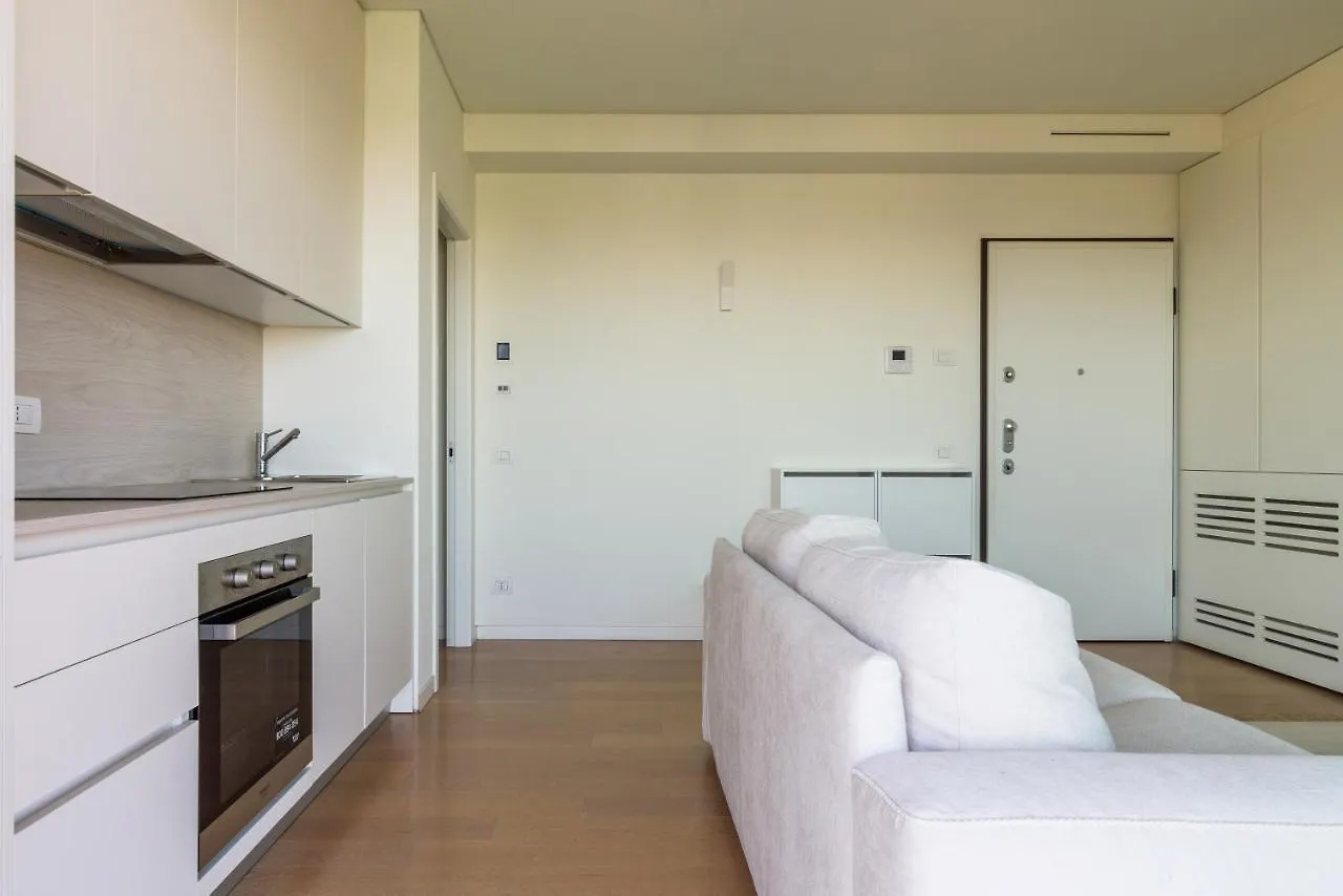 Luxury Flat With Pool Gym Spa Parking - Unit9B Milan Italy