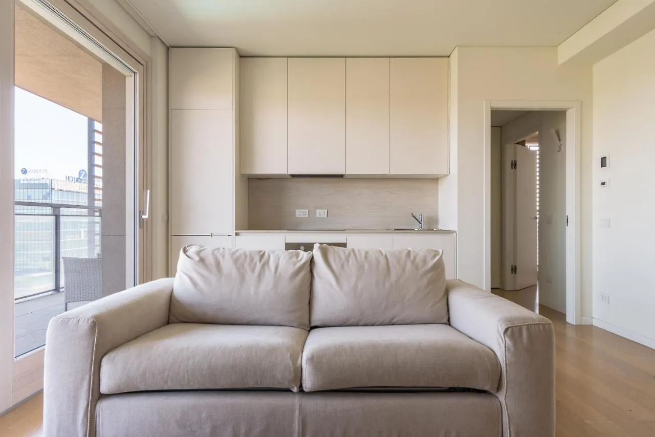 Luxury Flat With Pool Gym Spa Parking - Unit9B Milan Italy