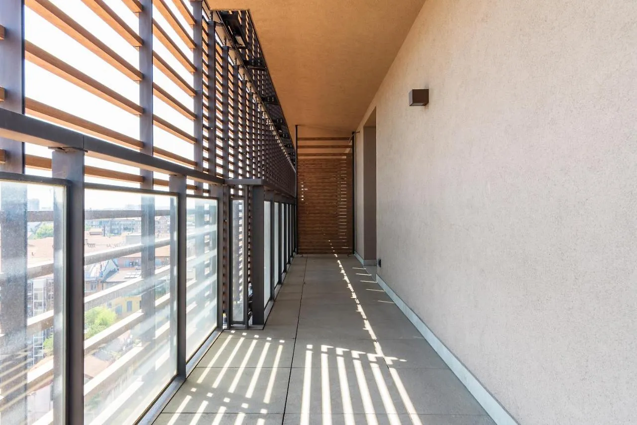 Luxury Flat With Pool Gym Spa Parking - Unit9B Milan