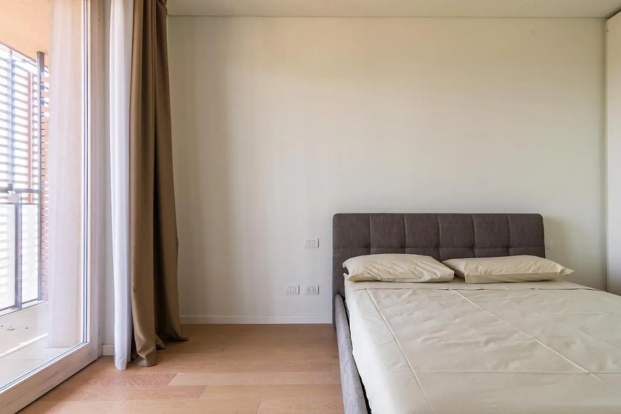 Luxury Flat With Pool Gym Spa Parking - Unit9B Milan