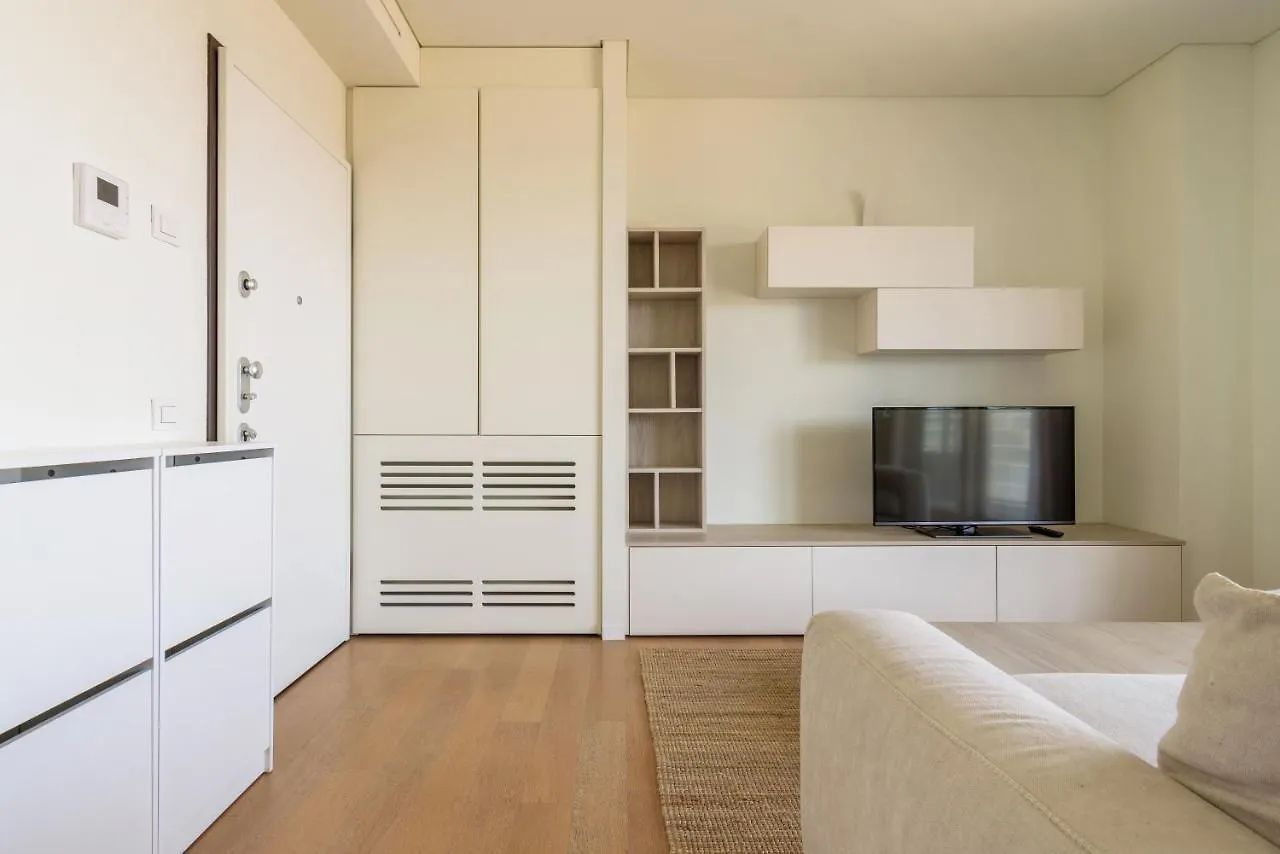 Luxury Flat With Pool Gym Spa Parking - Unit9B Milan