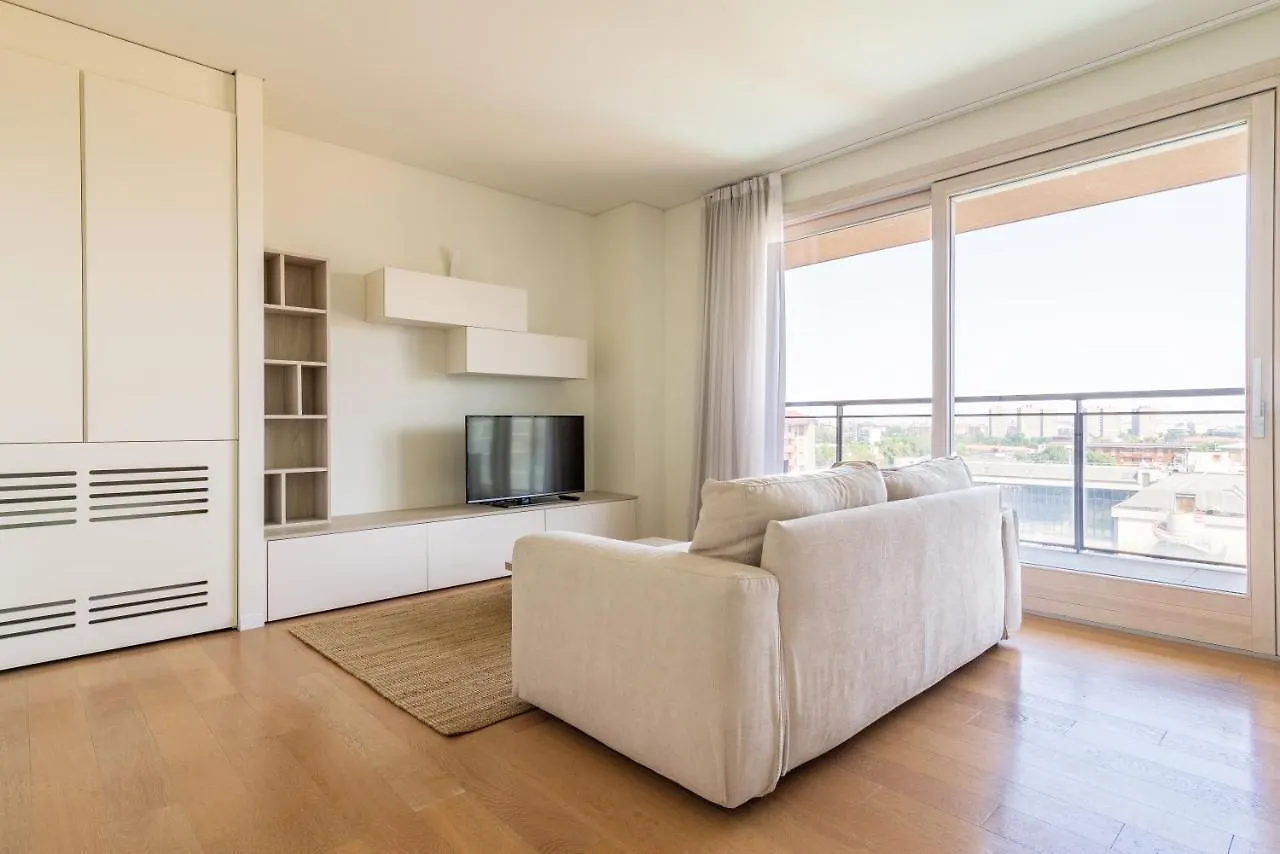 Luxury Flat With Pool Gym Spa Parking - Unit9B Milan